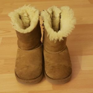Girls ugg boots